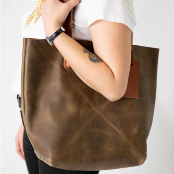 KMM & Co Classic Tote in Olive Kodiak - Picture 16 of 16